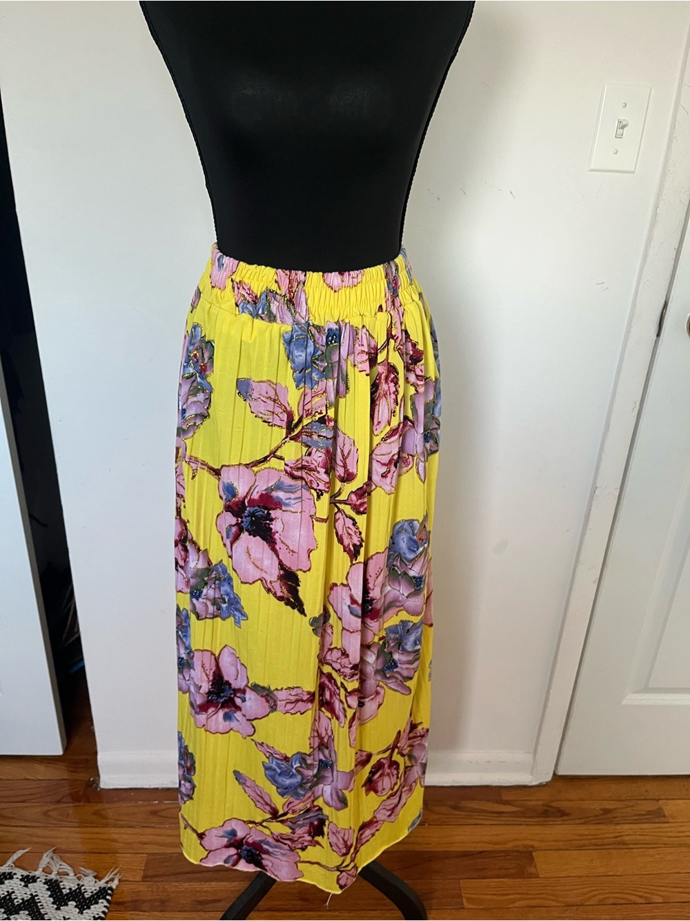 Anna Morgan Collection Yellow Floral Pleated Maxi Skirt L